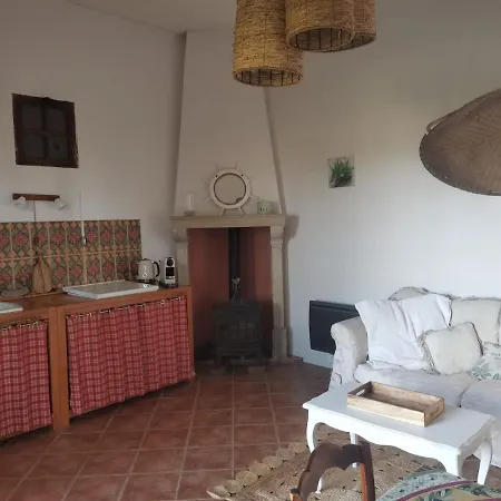 Le Nid Des Coteaux Petite Maison Atypique Tatil Evi Ebreuil