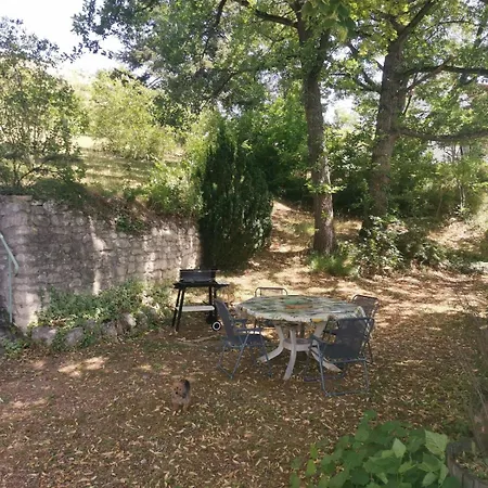 Le Nid Des Coteaux Petite Maison Atypique Tatil Evi Ebreuil